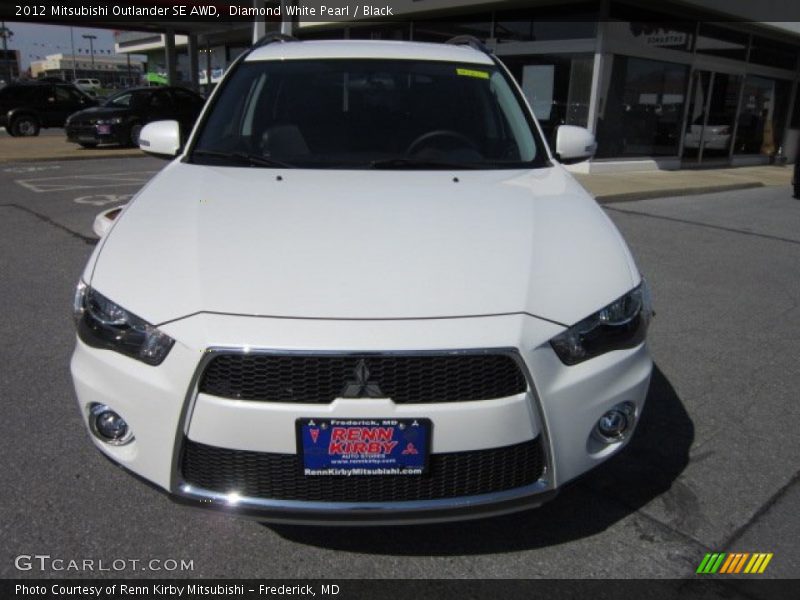 Diamond White Pearl / Black 2012 Mitsubishi Outlander SE AWD