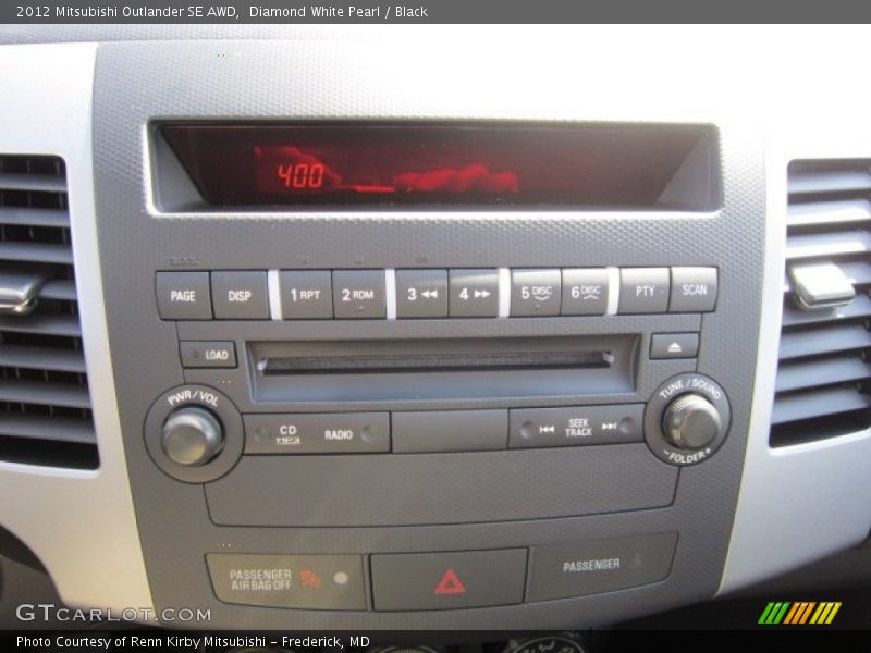 Diamond White Pearl / Black 2012 Mitsubishi Outlander SE AWD