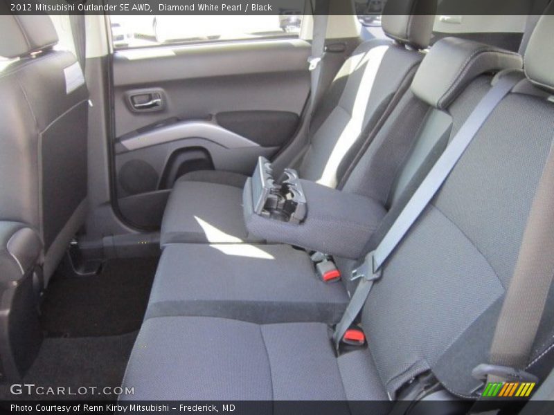 Diamond White Pearl / Black 2012 Mitsubishi Outlander SE AWD