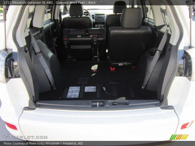 Diamond White Pearl / Black 2012 Mitsubishi Outlander SE AWD