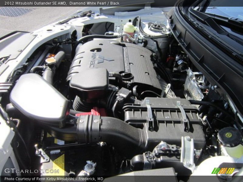 Diamond White Pearl / Black 2012 Mitsubishi Outlander SE AWD