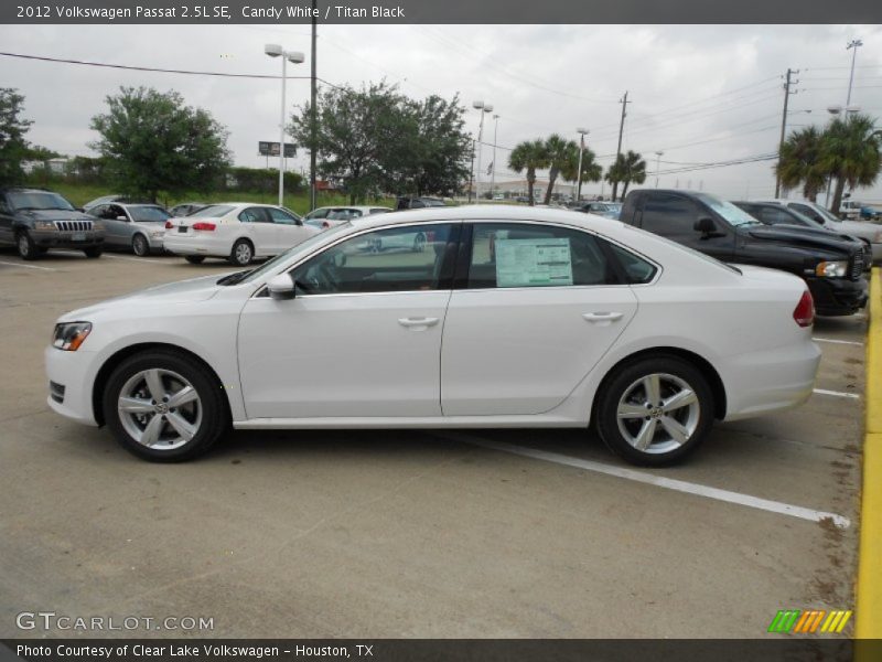 Candy White / Titan Black 2012 Volkswagen Passat 2.5L SE