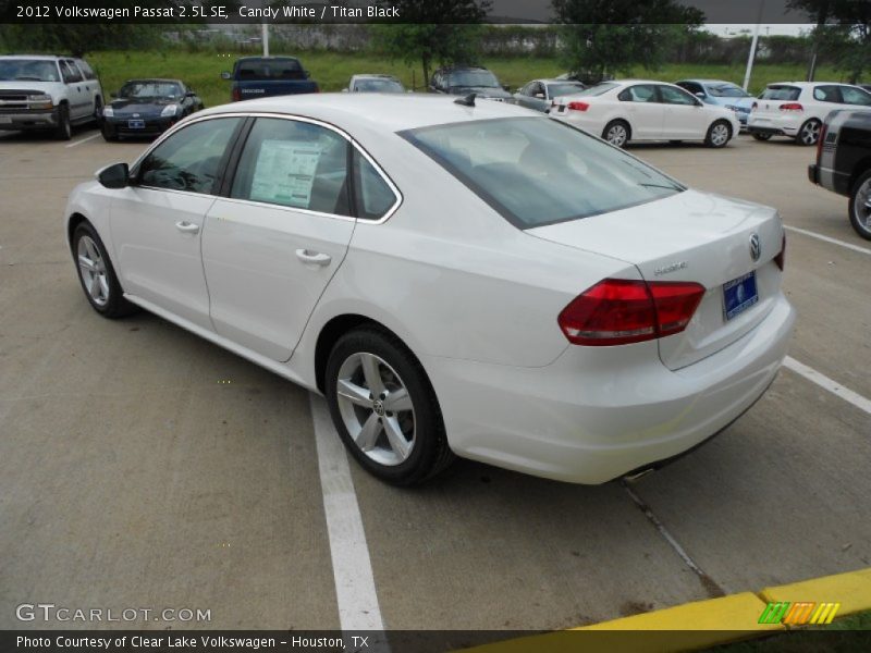 Candy White / Titan Black 2012 Volkswagen Passat 2.5L SE