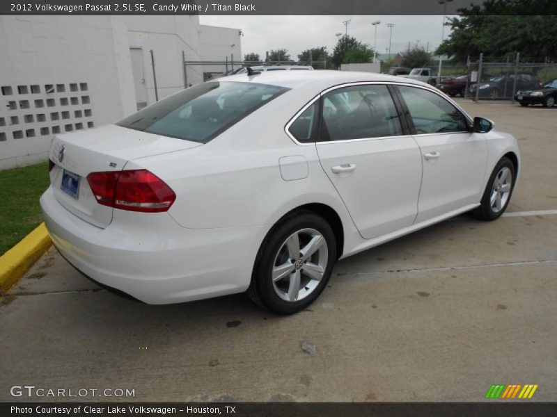 Candy White / Titan Black 2012 Volkswagen Passat 2.5L SE