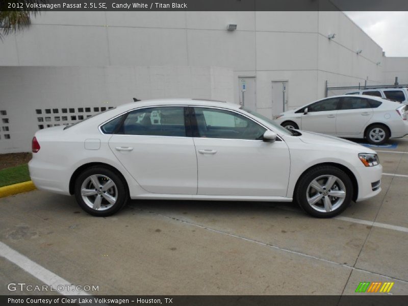 Candy White / Titan Black 2012 Volkswagen Passat 2.5L SE