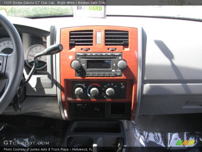 Bright White / Medium Slate Gray 2005 Dodge Dakota SLT Club Cab