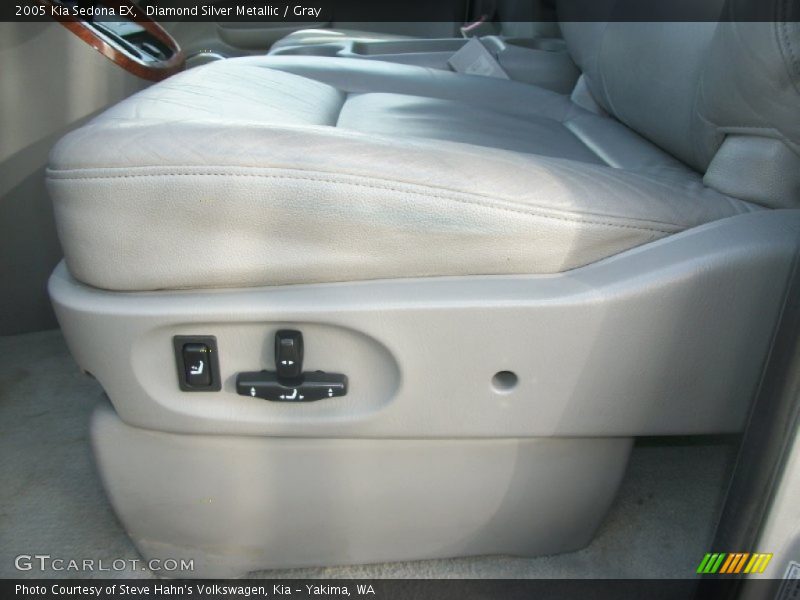 Diamond Silver Metallic / Gray 2005 Kia Sedona EX