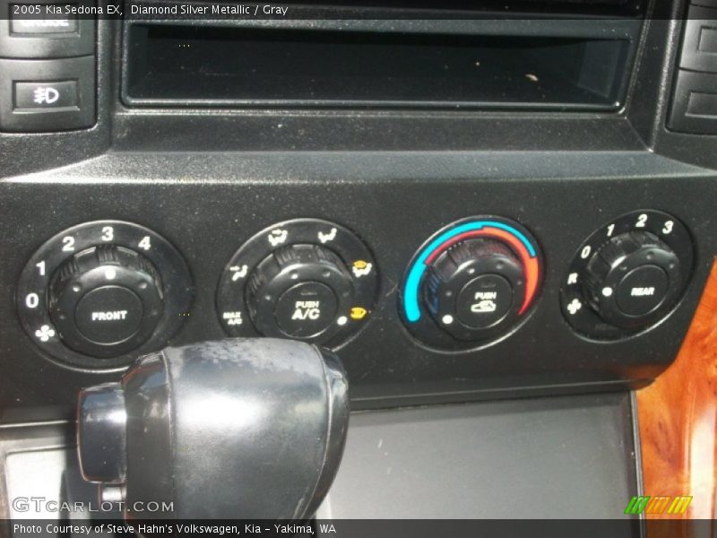 Diamond Silver Metallic / Gray 2005 Kia Sedona EX
