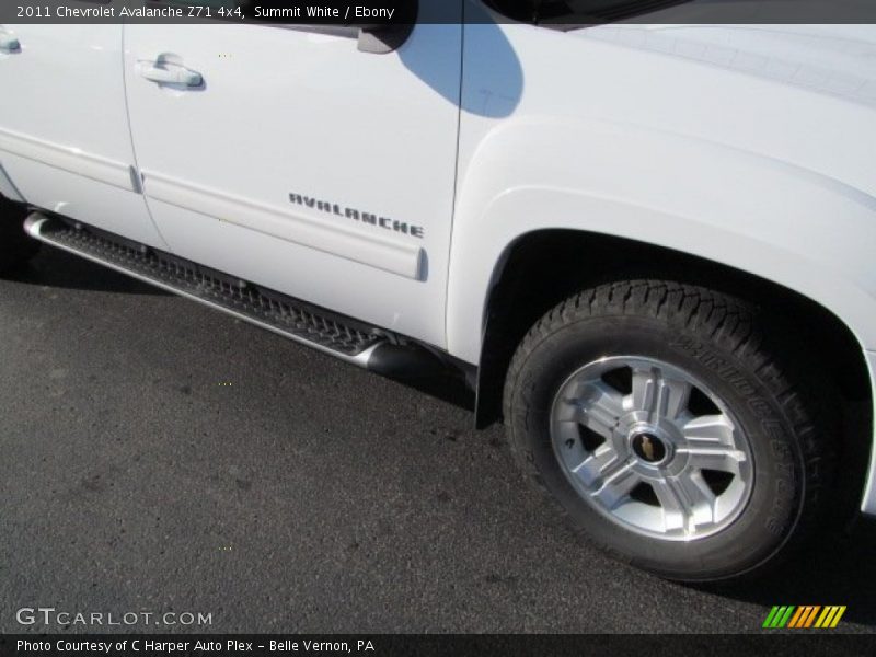 Summit White / Ebony 2011 Chevrolet Avalanche Z71 4x4