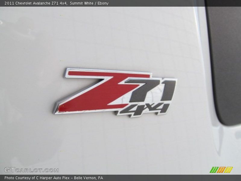 Summit White / Ebony 2011 Chevrolet Avalanche Z71 4x4