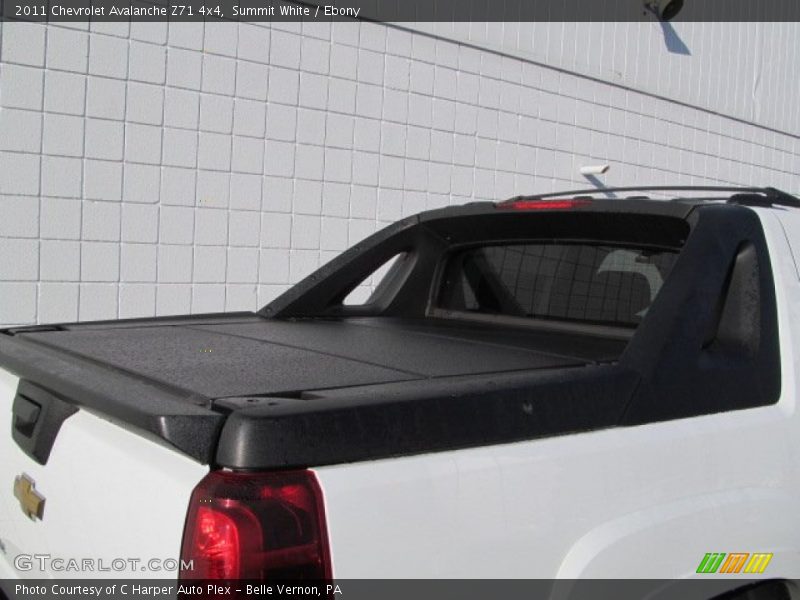 Summit White / Ebony 2011 Chevrolet Avalanche Z71 4x4