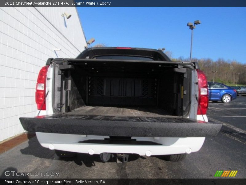 Summit White / Ebony 2011 Chevrolet Avalanche Z71 4x4