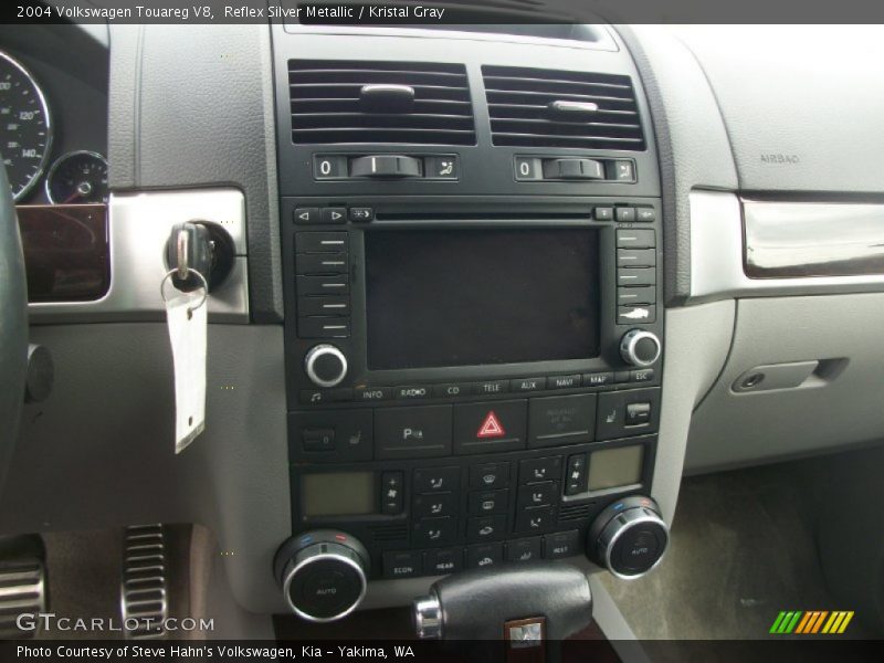 Reflex Silver Metallic / Kristal Gray 2004 Volkswagen Touareg V8