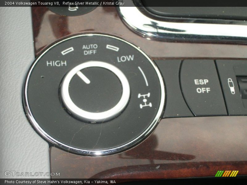 Reflex Silver Metallic / Kristal Gray 2004 Volkswagen Touareg V8
