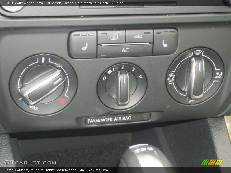 White Gold Metallic / Cornsilk Beige 2011 Volkswagen Jetta TDI Sedan