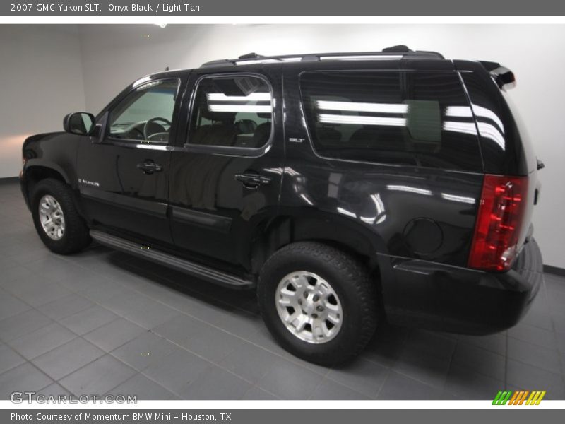 Onyx Black / Light Tan 2007 GMC Yukon SLT
