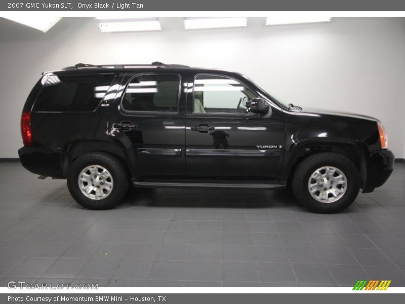 Onyx Black / Light Tan 2007 GMC Yukon SLT