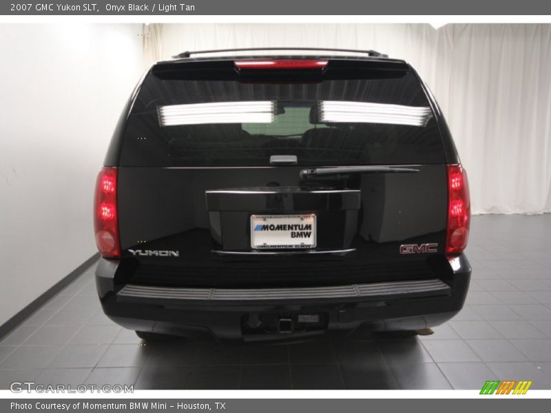 Onyx Black / Light Tan 2007 GMC Yukon SLT