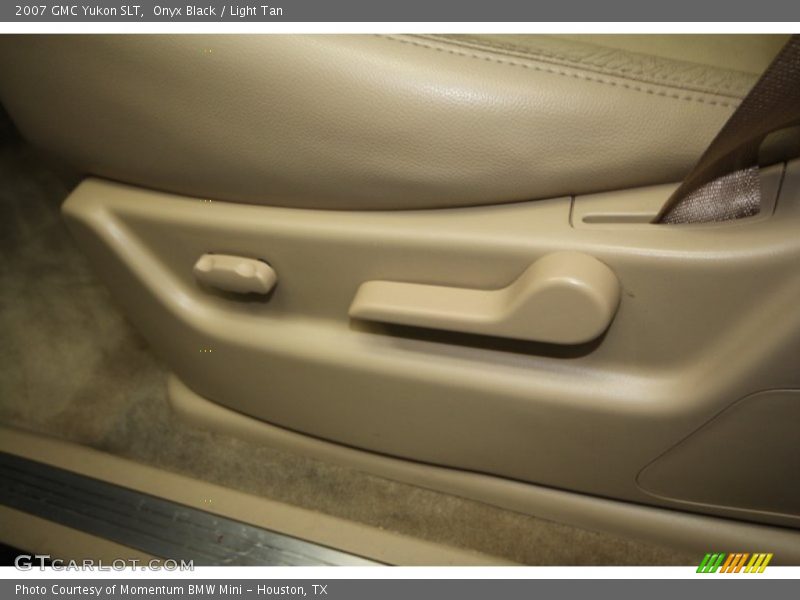 Onyx Black / Light Tan 2007 GMC Yukon SLT