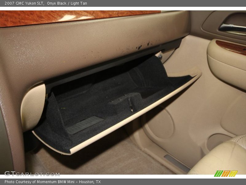 Onyx Black / Light Tan 2007 GMC Yukon SLT