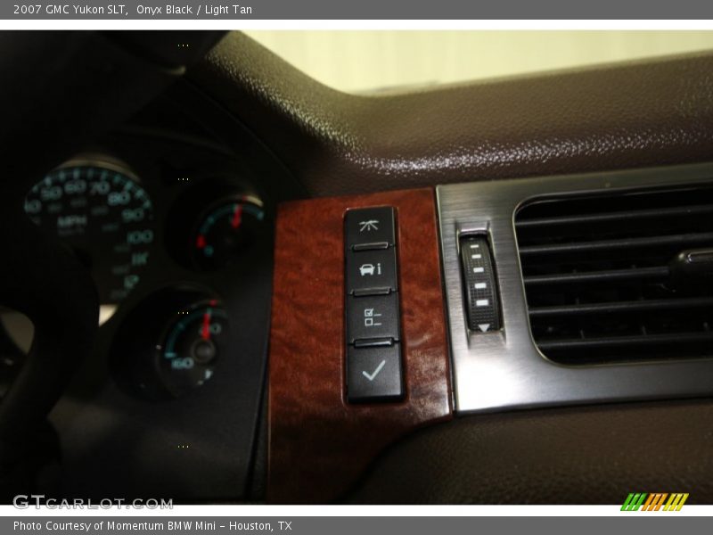 Onyx Black / Light Tan 2007 GMC Yukon SLT