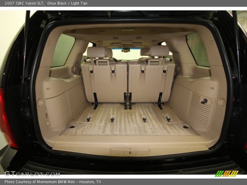Onyx Black / Light Tan 2007 GMC Yukon SLT