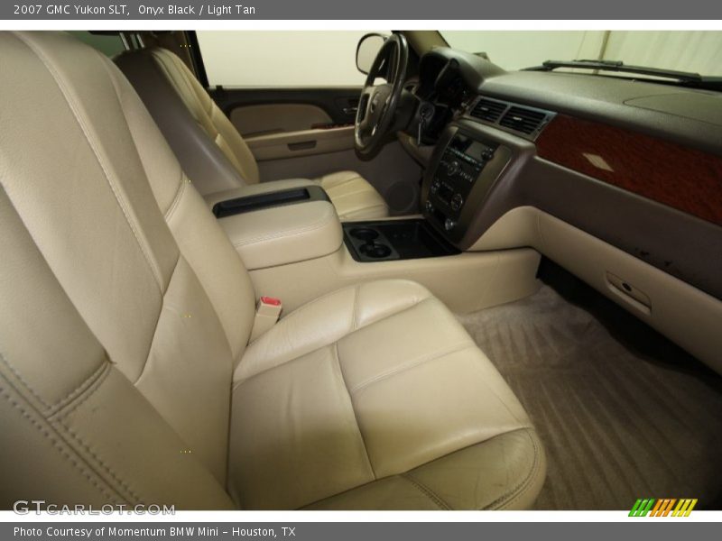 Onyx Black / Light Tan 2007 GMC Yukon SLT
