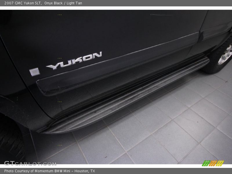 Onyx Black / Light Tan 2007 GMC Yukon SLT