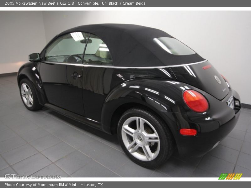 Uni Black / Cream Beige 2005 Volkswagen New Beetle GLS 1.8T Convertible