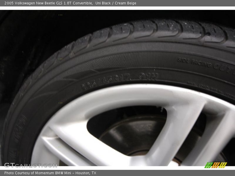 Uni Black / Cream Beige 2005 Volkswagen New Beetle GLS 1.8T Convertible