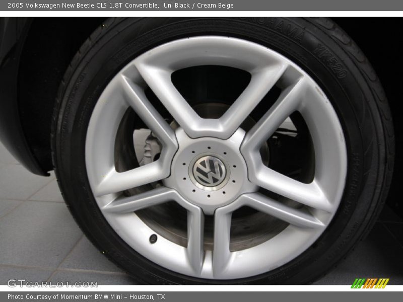 Uni Black / Cream Beige 2005 Volkswagen New Beetle GLS 1.8T Convertible