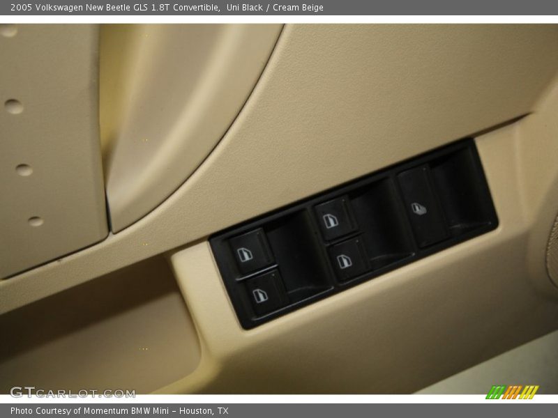 Uni Black / Cream Beige 2005 Volkswagen New Beetle GLS 1.8T Convertible