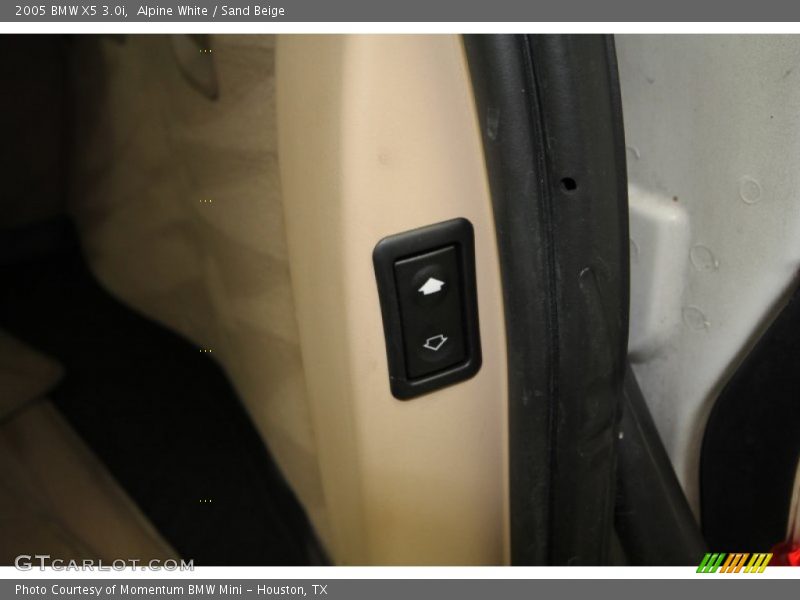 Alpine White / Sand Beige 2005 BMW X5 3.0i