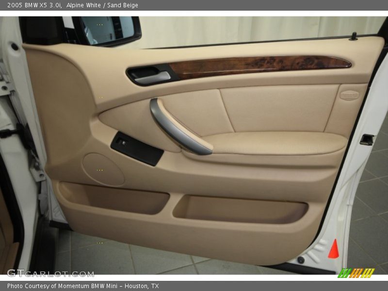 Alpine White / Sand Beige 2005 BMW X5 3.0i