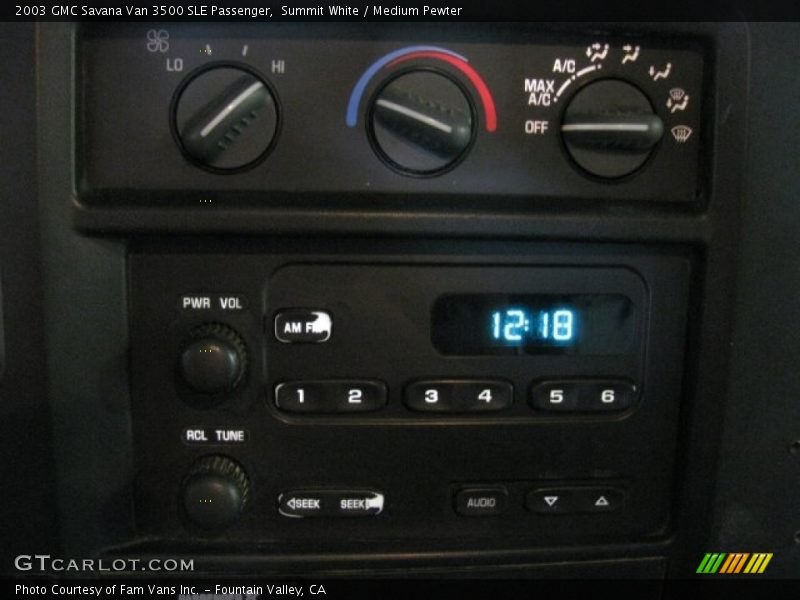 Summit White / Medium Pewter 2003 GMC Savana Van 3500 SLE Passenger