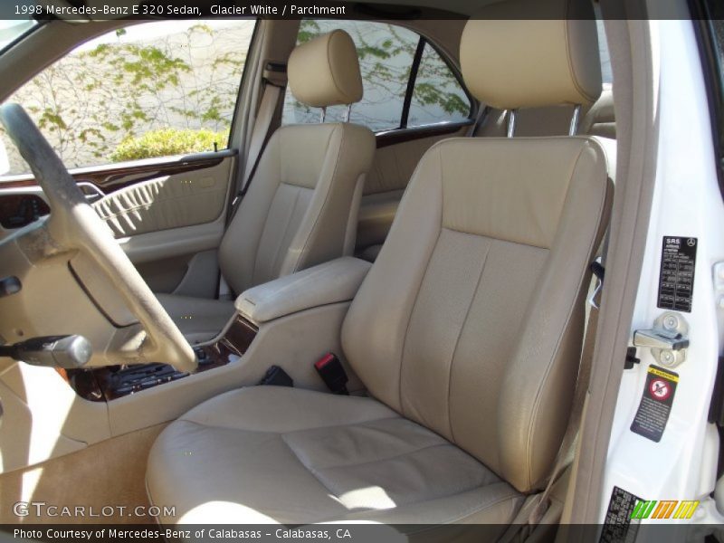 Glacier White / Parchment 1998 Mercedes-Benz E 320 Sedan