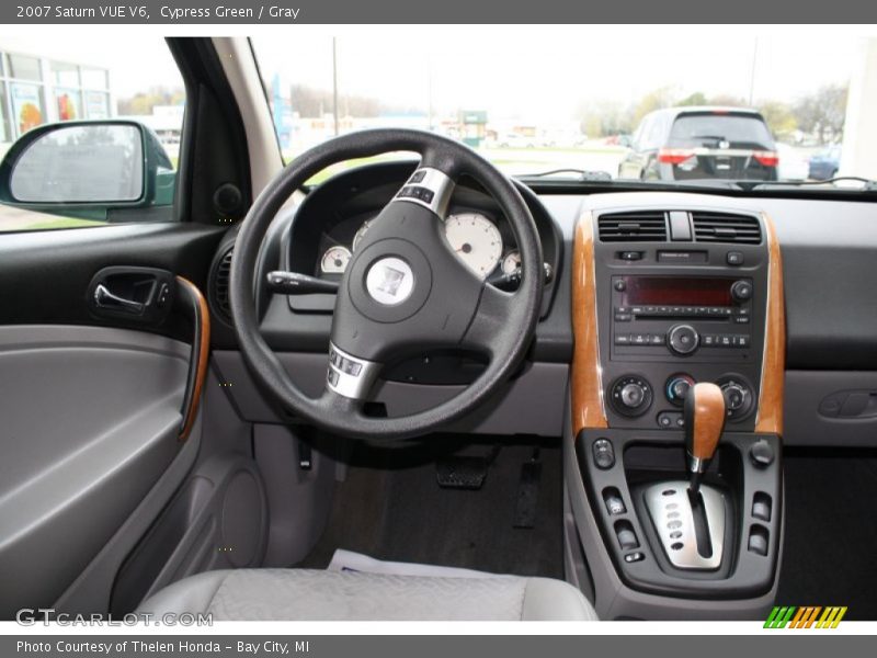 Dashboard of 2007 VUE V6