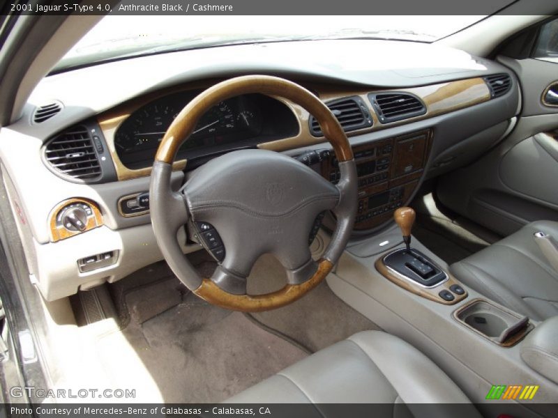 Dashboard of 2001 S-Type 4.0