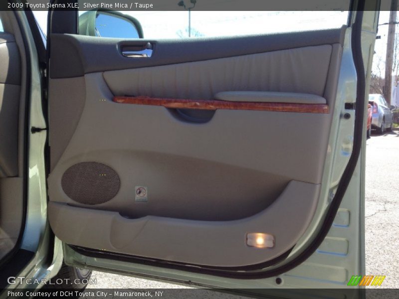 Silver Pine Mica / Taupe 2009 Toyota Sienna XLE