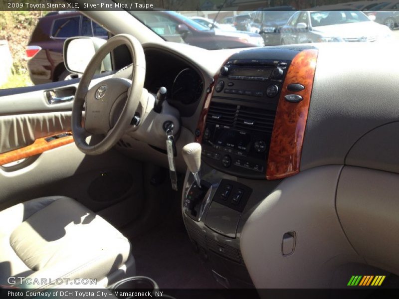 Silver Pine Mica / Taupe 2009 Toyota Sienna XLE