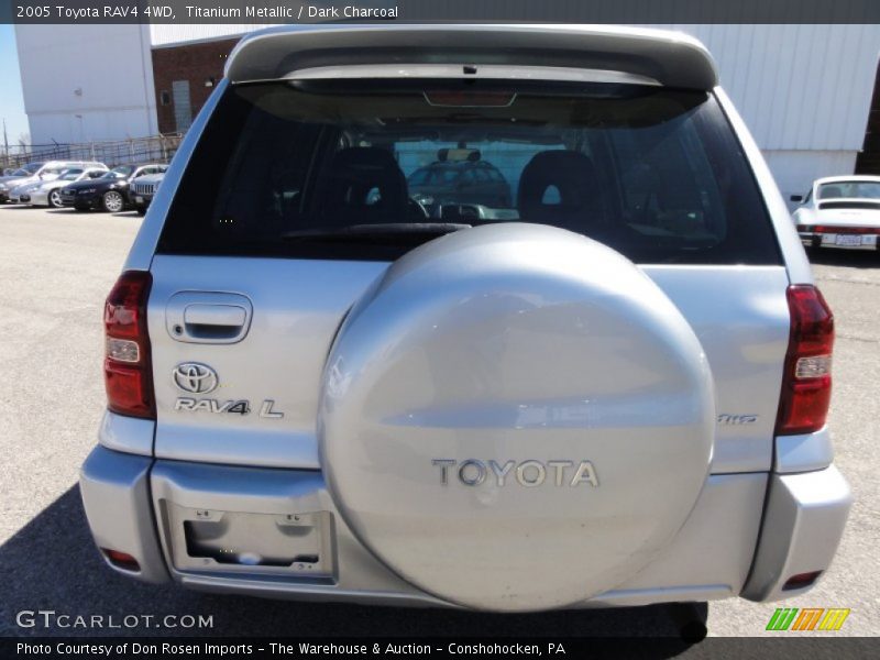 Titanium Metallic / Dark Charcoal 2005 Toyota RAV4 4WD