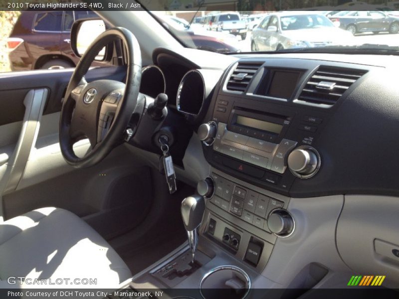 Black / Ash 2010 Toyota Highlander SE 4WD