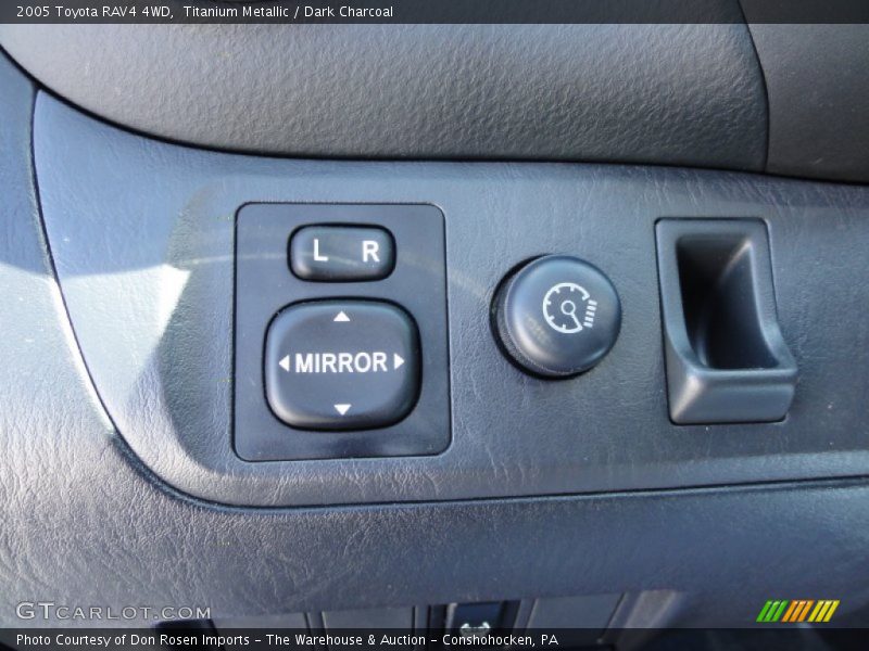 Titanium Metallic / Dark Charcoal 2005 Toyota RAV4 4WD
