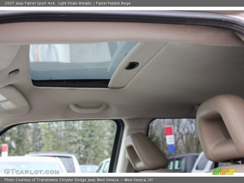 Light Khaki Metallic / Pastel Pebble Beige 2007 Jeep Patriot Sport 4x4