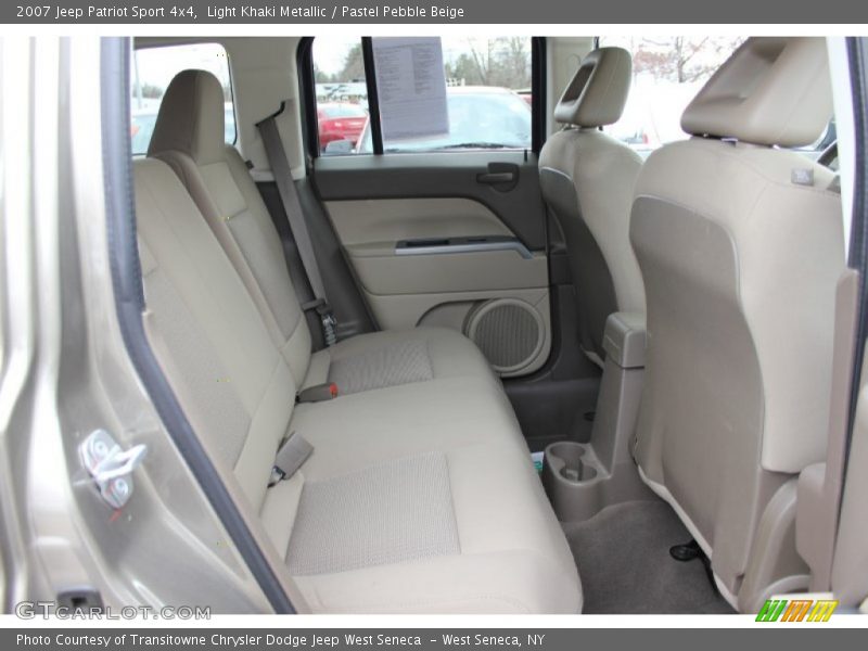Light Khaki Metallic / Pastel Pebble Beige 2007 Jeep Patriot Sport 4x4