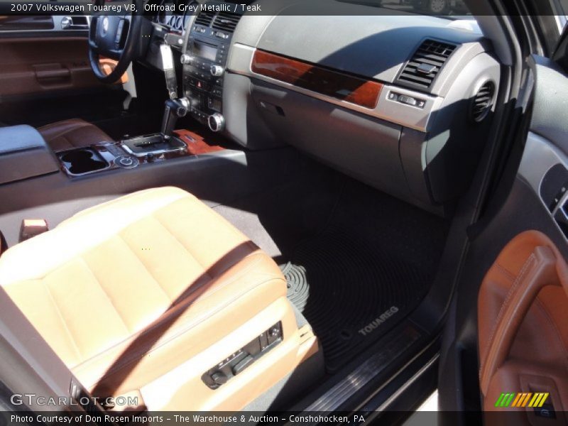Offroad Grey Metallic / Teak 2007 Volkswagen Touareg V8