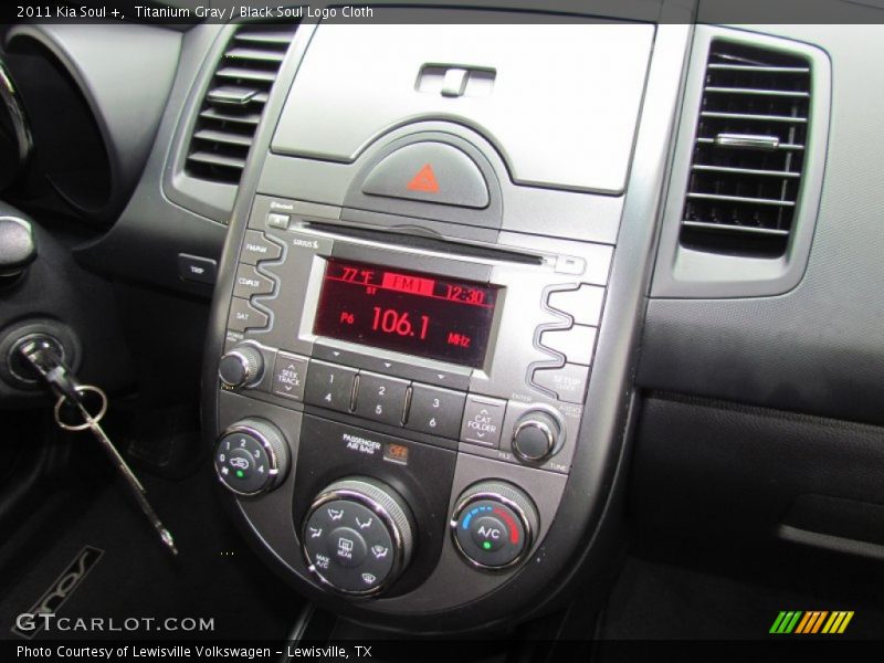 Titanium Gray / Black Soul Logo Cloth 2011 Kia Soul +