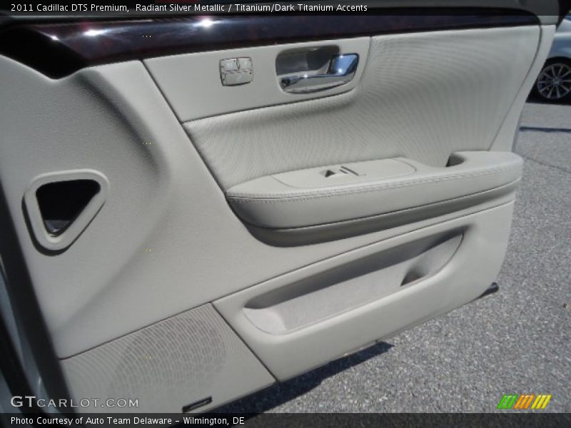 Radiant Silver Metallic / Titanium/Dark Titanium Accents 2011 Cadillac DTS Premium