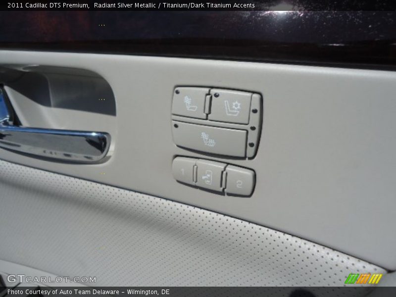 Radiant Silver Metallic / Titanium/Dark Titanium Accents 2011 Cadillac DTS Premium