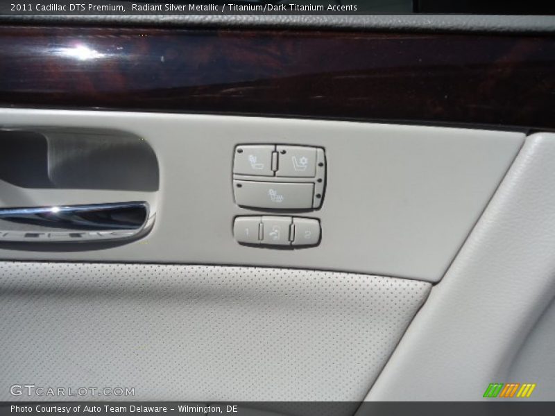 Radiant Silver Metallic / Titanium/Dark Titanium Accents 2011 Cadillac DTS Premium